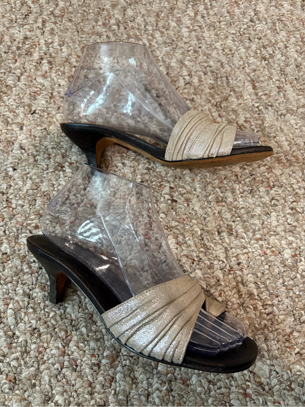Donald J Pliner Verda Kitten Heels Size 6 M